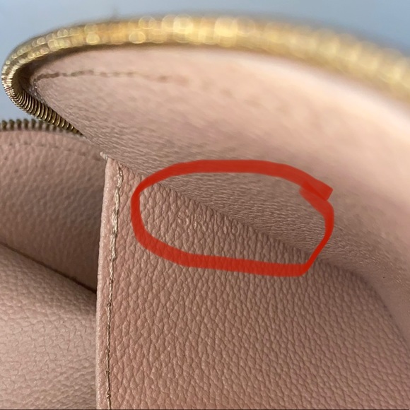 Louis Vuitton Cosmetic pouch - Picture 10 of 12